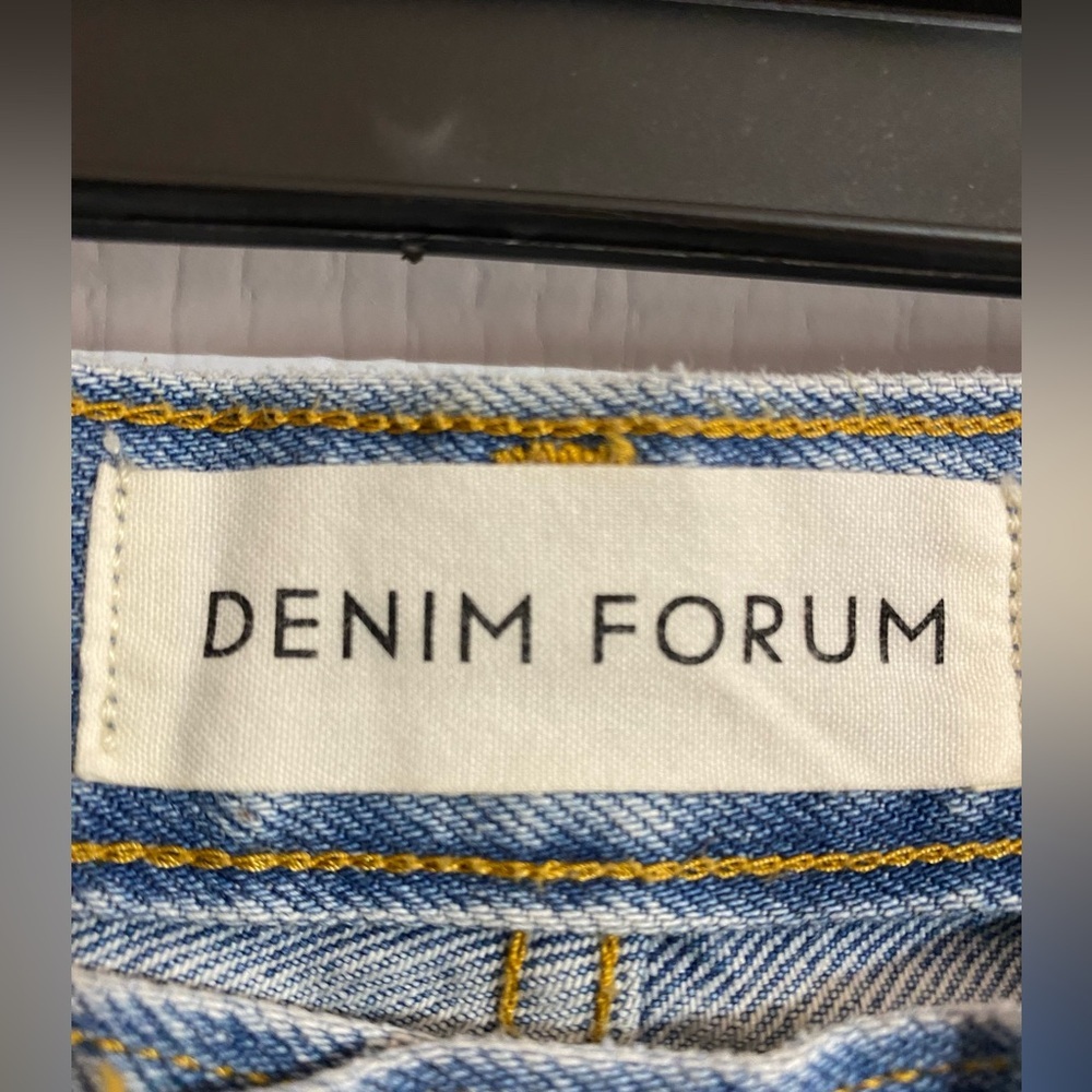 Aritzia Denim Forum Ex Boyfriend High Waist Button-fly Distressed Jeans Size 26 - Picture 9 of 11